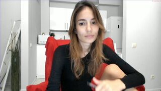 alia_me hot lady passionately pulls pussy