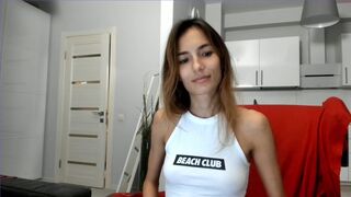 alia_me gorgeous mare fucks pussy with phallus