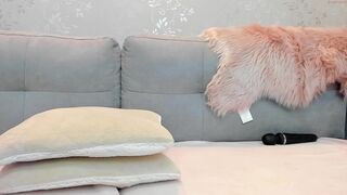 lovely_gigi openwork babe masturbates cap