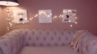 kardi_di beauty caresses her tits and pussy