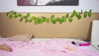 divamistique impressive passion masturbates both holes