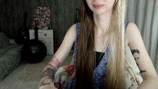 bella_vampir A couple of blondes