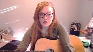 ginger_soulz young babe jerks both holes