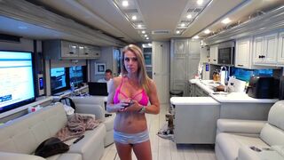 dddtraveler red-headed scum dancing striptease