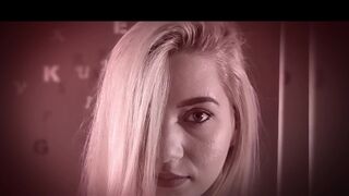 aalliss teen slut gently jerks her pussy