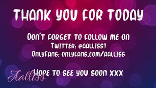 aalliss Hot girl fucks her pussy with her hand