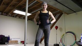 GoddessTKelly mature mare recklessly caresses pussy