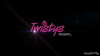 AliciaSecrets cute chick cool teasing the vagina