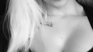 [OnlyFans] janafox  caresses the clitoris under the table