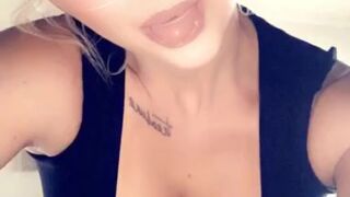 [OnlyFans] janafox  busty hottie fucks handjob cunt