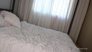 JanaFox juicy babe striptease dances