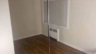 Nicki Foxx naughty ladies and masturbating pussy