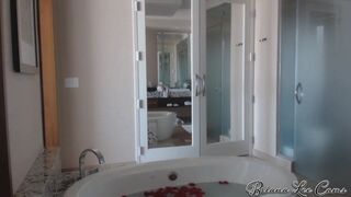 Briana_Lee excellent body gives pussy