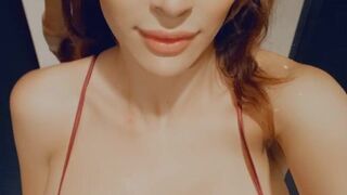 andylynnpayne onlyfans lustful babe caresses shaved pussy