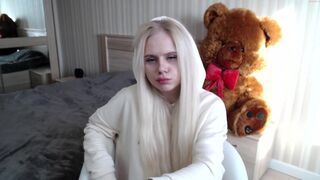 _be_my_daddy busty slut poses naked