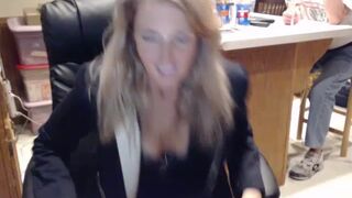 meetjena adult skin jerks off both holes