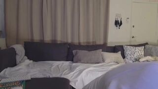 maestromd juicy chick fingers her shaved holes