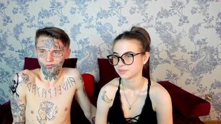 maaarynip the naughty bitch jerks off with sex toys