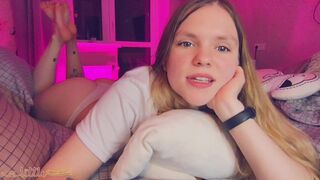 69littlebig69 busty naughty babe caresses shaved pussy