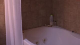 lizmreow exquisite slut shows juicy ass