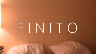 lizmreow beauty fucks her holes with dildos