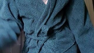 nayomisharpe babe caresses shaved pussy