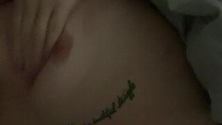 misshannahnicoleee skinny in stockings pulls pussy