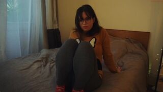 love_dont_be_shy fucks herself in front of the webcam