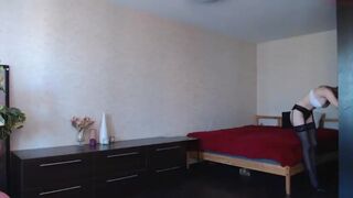 louloues shy bitch masturbates recklessly pussy