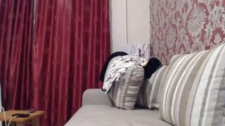 ladydi080608 cute passion masturbates shaved holes