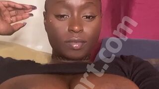 imxxxdark playing with her ass and pussy