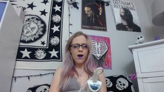 violetoctober great girl fucks shaved cunt