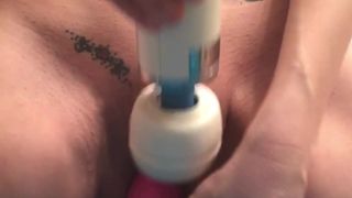 tabethamaryxxx mature chick pulls pussy