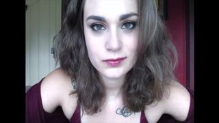 Nina Crowne cute girl fingering pussy with vibrator