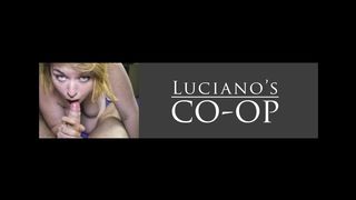 Luciano Fapalotti hot babe jerking off pussy