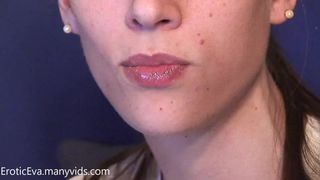 Erotic Eva excellent body gives pussy