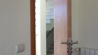 Roxi Keogh buxom fucks pussy with phallus