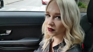 julieskyhigh  the shrew is naughty with a vibrator