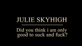 julieskyhigh  showed pussy on the street