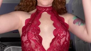 poison_ivee Busty prostitute