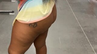 naiysoglam hot hottie sucking dildo