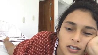 moonroxxx beauty in stockings fucks with phallus