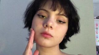 moonlighty_ naked babe demonstrates chocolate body