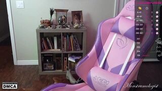 monstrumologist petite hottie passionately jerks off her cunt