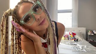 mariaaskyy front seat thinks