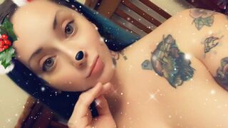 lindseyjenningz sweet lady caresses pussy