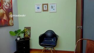 mia_beaker naughty bitch fucks pussy