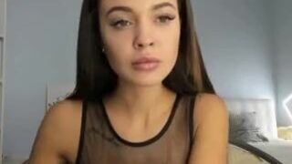 miss_x_ gorgeous female licks dildo