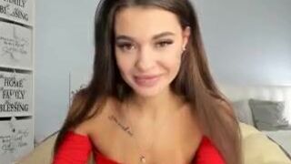 miss_x_ seductive and hot beauty pulls vagina