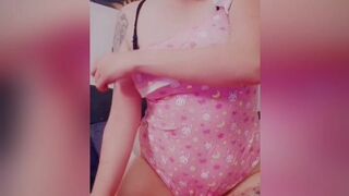 chelseasquirt beautiful vigorously fingering pussy